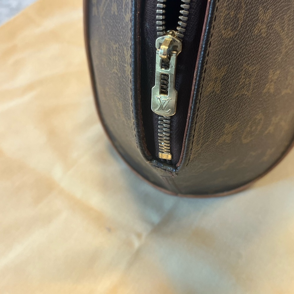 LV Monogram Ellipse PM. - Picture 9 of 12